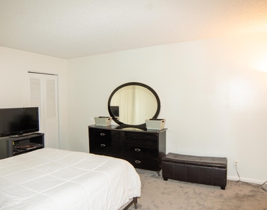 3301 Nw 47th Terrace - Photo Thumbnail 7