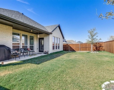 1285 Saffron Street - Photo Thumbnail 11