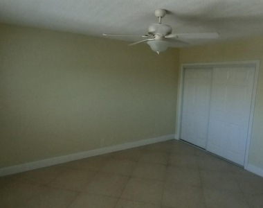 2100 Ne 38th Street - Photo Thumbnail 7