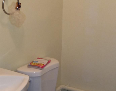 2100 Ne 38th Street - Photo Thumbnail 6