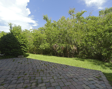1140 Cheval Drive - Photo Thumbnail 30
