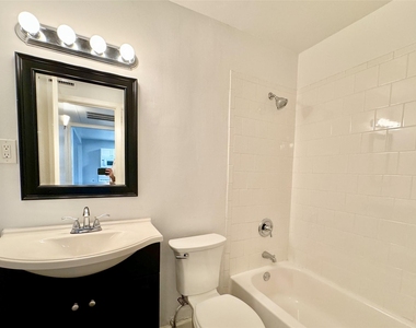 5722 Gaston Avenue - Photo Thumbnail 8