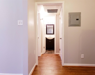5722 Gaston Avenue - Photo Thumbnail 7