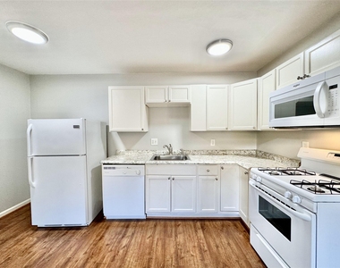 5722 Gaston Avenue - Photo Thumbnail 5