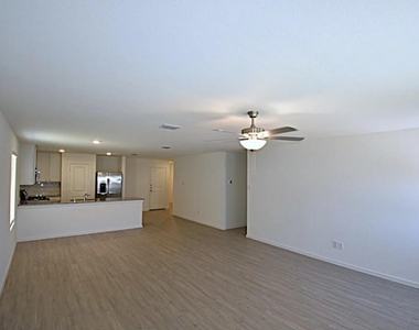 7101 Landings Edge Road - Photo Thumbnail 4
