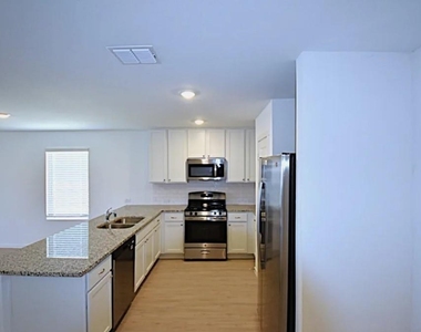 7101 Landings Edge Road - Photo Thumbnail 5