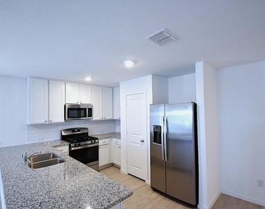 7101 Landings Edge Road - Photo Thumbnail 6