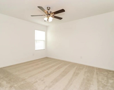 7101 Landings Edge Road - Photo Thumbnail 8