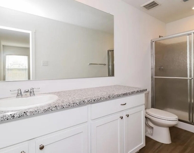 7101 Landings Edge Road - Photo Thumbnail 11