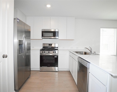 1827 Sanderling Street - Photo Thumbnail 8
