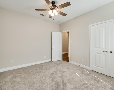 8102 Grant Lane - Photo Thumbnail 12