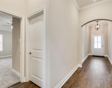 8102 Grant Lane - Photo Thumbnail 4