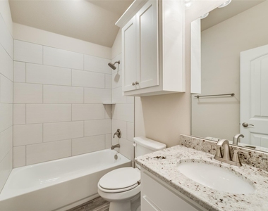 8102 Grant Lane - Photo Thumbnail 13