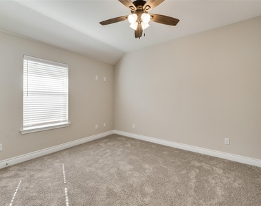 8102 Grant Lane - Photo Thumbnail 11