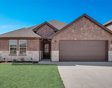 8102 Grant Lane - Photo Thumbnail 3