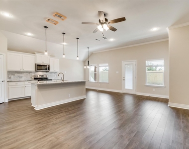 8102 Grant Lane - Photo Thumbnail 8