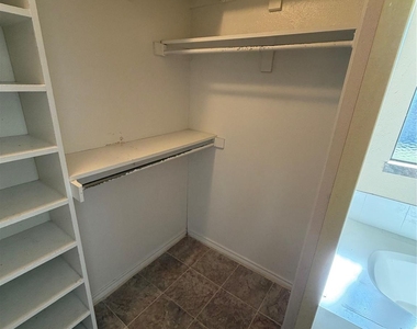 3912 Bandera Drive - Photo Thumbnail 24