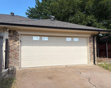 3912 Bandera Drive - Photo Thumbnail 20