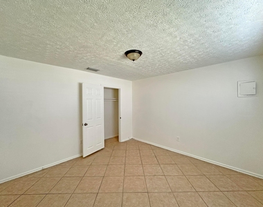 1107 N 21st Street - Photo Thumbnail 8