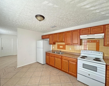 1107 N 21st Street - Photo Thumbnail 10