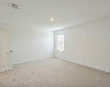 7904 Thornton Drive - Photo Thumbnail 18