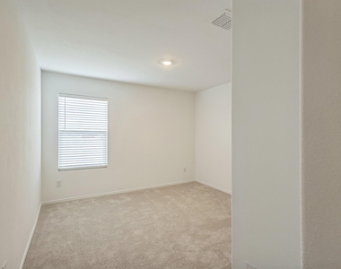 7904 Thornton Drive - Photo Thumbnail 31