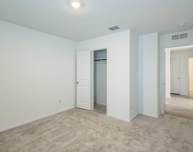 7904 Thornton Drive - Photo Thumbnail 30