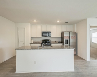 7904 Thornton Drive - Photo Thumbnail 11