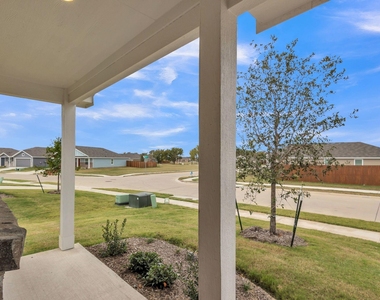 7904 Thornton Drive - Photo Thumbnail 3