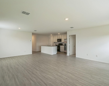 7904 Thornton Drive - Photo Thumbnail 9