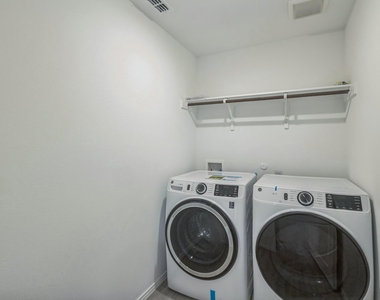 7904 Thornton Drive - Photo Thumbnail 32