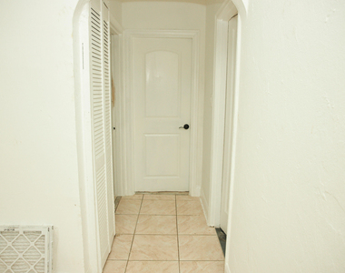 25 Ne 43rd Street - Photo Thumbnail 14