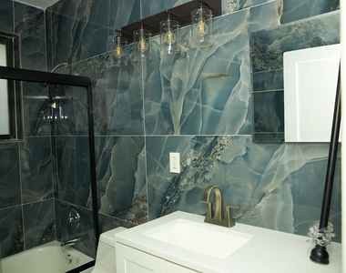 25 Ne 43rd Street - Photo Thumbnail 20
