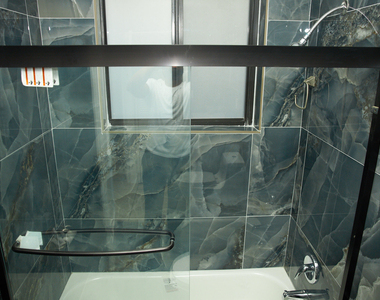 25 Ne 43rd Street - Photo Thumbnail 21