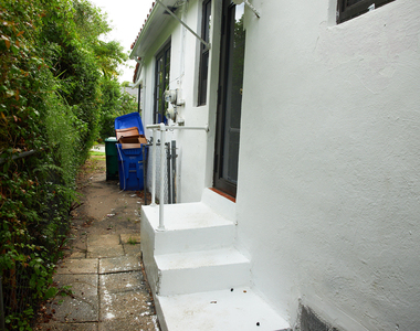 25 Ne 43rd Street - Photo Thumbnail 32