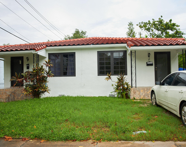 25 Ne 43rd Street - Photo Thumbnail 1