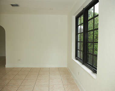 25 Ne 43rd Street - Photo Thumbnail 4