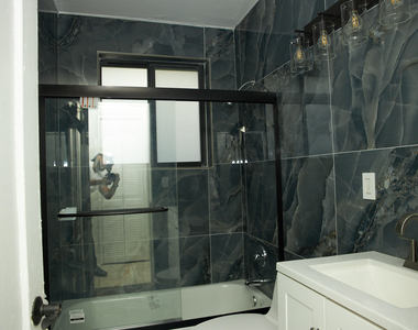 25 Ne 43rd Street - Photo Thumbnail 19