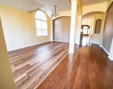 5521 Riverview Drive - Photo Thumbnail 4