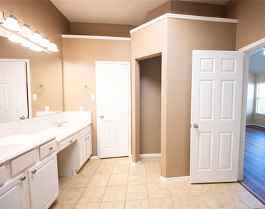 5521 Riverview Drive - Photo Thumbnail 20