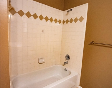 5521 Riverview Drive - Photo Thumbnail 24