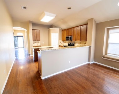 5521 Riverview Drive - Photo Thumbnail 7