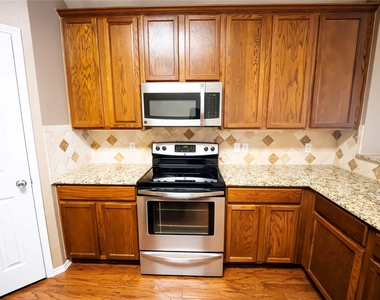 5521 Riverview Drive - Photo Thumbnail 9