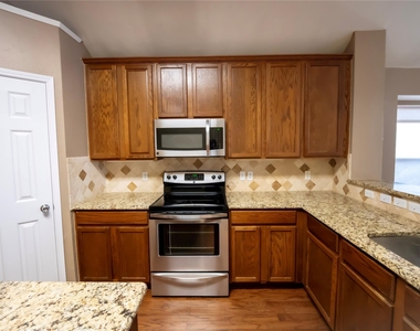 5521 Riverview Drive - Photo Thumbnail 5