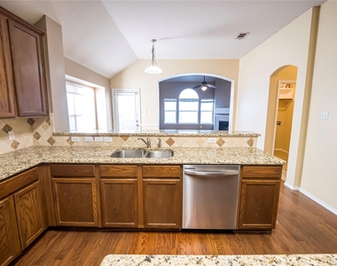 5521 Riverview Drive - Photo Thumbnail 11