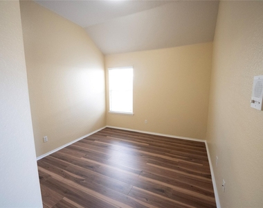 5521 Riverview Drive - Photo Thumbnail 26