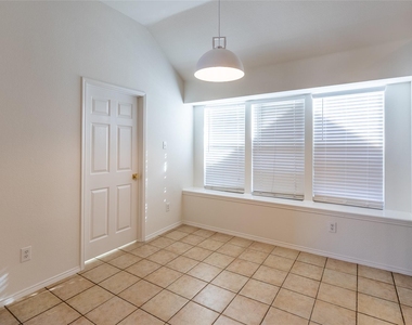 5708 Bedford Lane - Photo Thumbnail 15