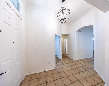 5708 Bedford Lane - Photo Thumbnail 3