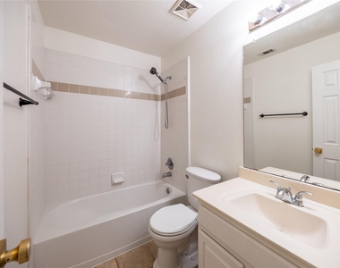 5708 Bedford Lane - Photo Thumbnail 24