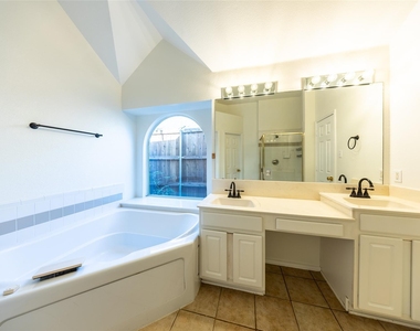5708 Bedford Lane - Photo Thumbnail 19